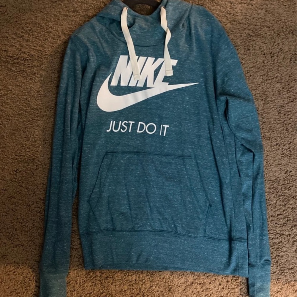 NWOT Nike Hooded Long Sleeve